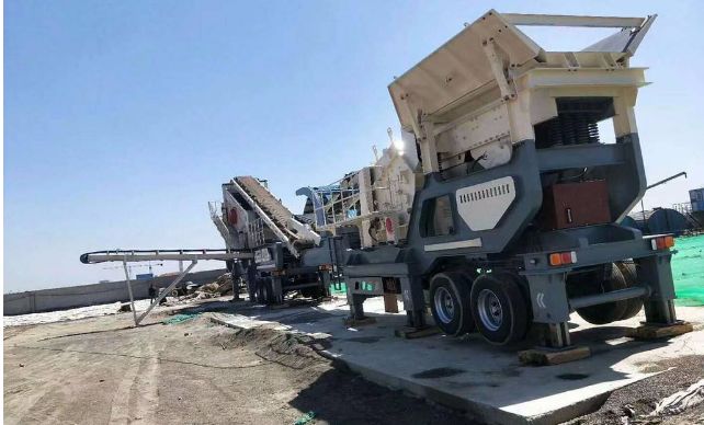 建筑垃圾移动式破碎机